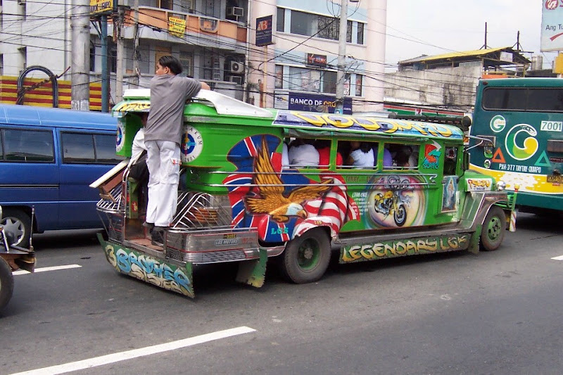 http://lh5.google.com.tw/dmreader8/R37rWu9cQqI/AAAAAAAADNo/d5E2Y6BX3xE/s800/Jeepney.jpg